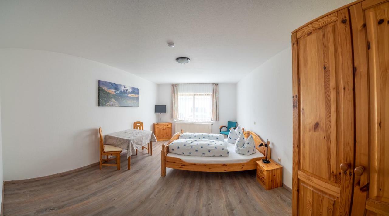 Gaestehaus Marion Dettingen an der Erms エクステリア 写真